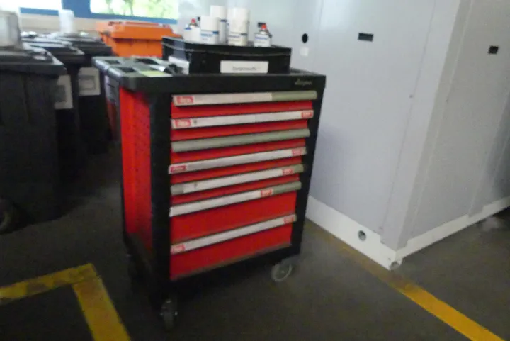bema - Werkstattschrank, mit Inhalt (Werkzeuge)